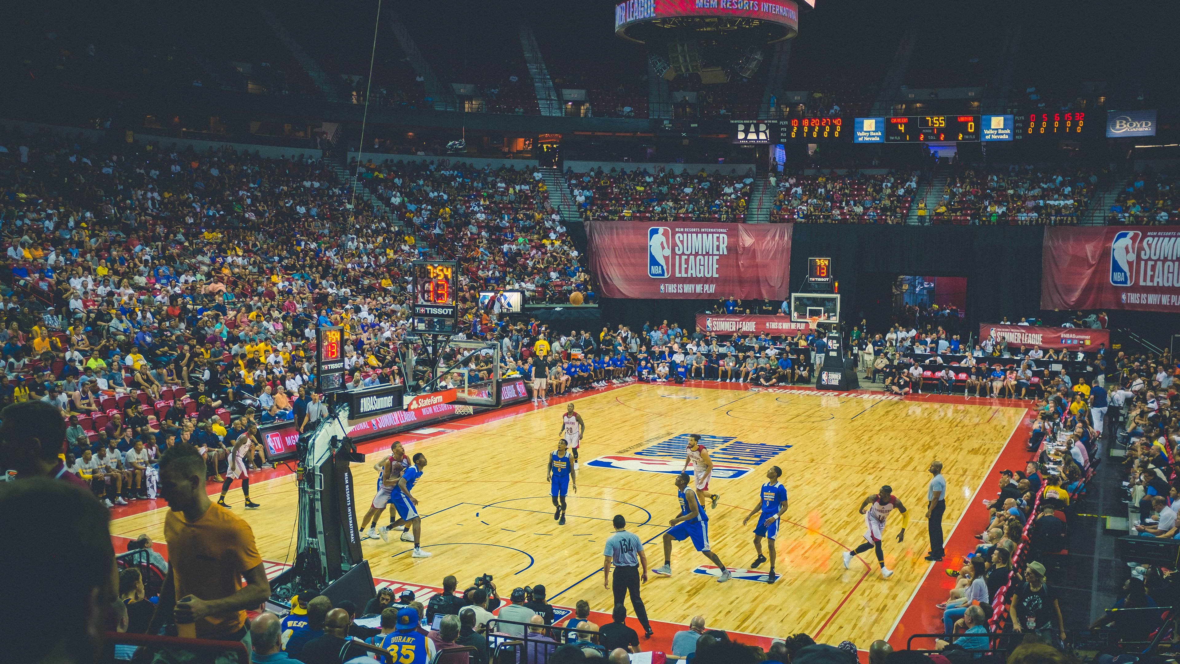 勇士队伤病潮汹涌，季后赛形势岌岌可危，勇士队季后赛2021